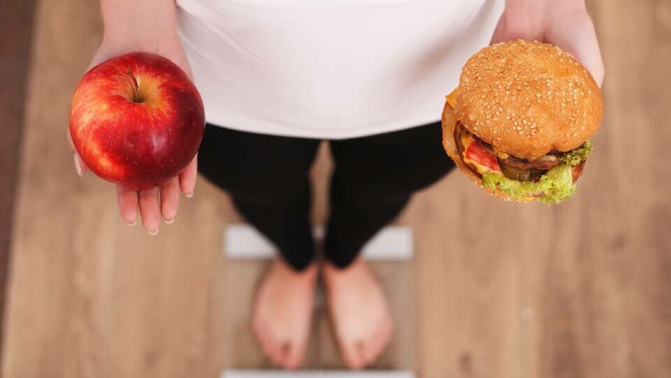 วิธีหนึ่งในการลดน้ำหนักอย่างรวดเร็วคือการเปลี่ยนอาหาร
